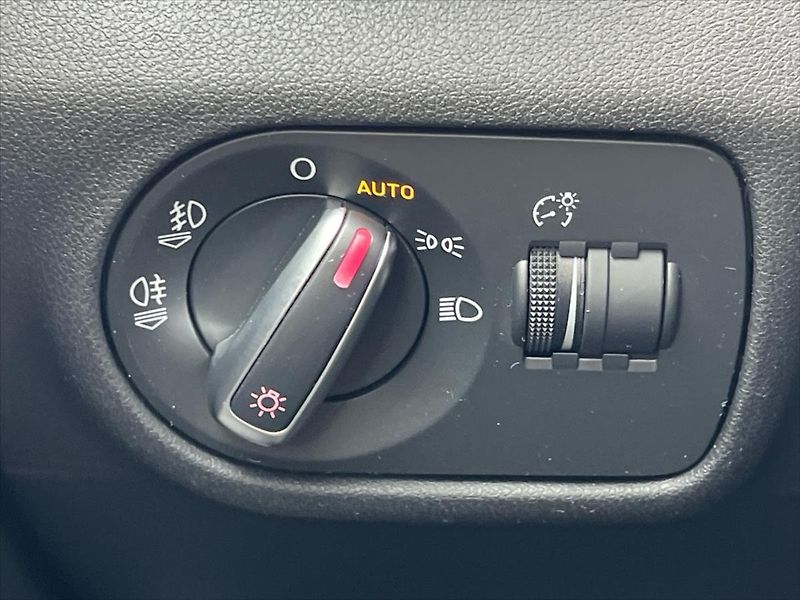 Audi A1 1,2 TFSi 63 kW S-LINE - fotka 19 z 23