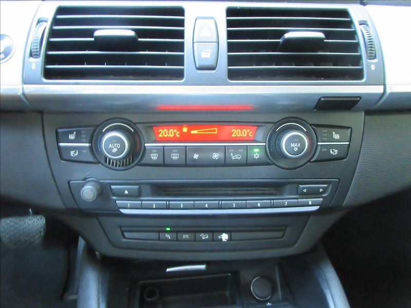 BMW X6 3,0 xDrive35D, 210Kw, Nové v Č - fotka 20 z 28