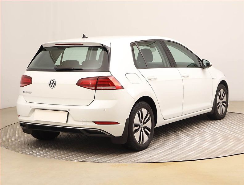 Volkswagen Golf (2018) 32 kWh - 37 Ah, SoH 89% - fotka 5 z 22