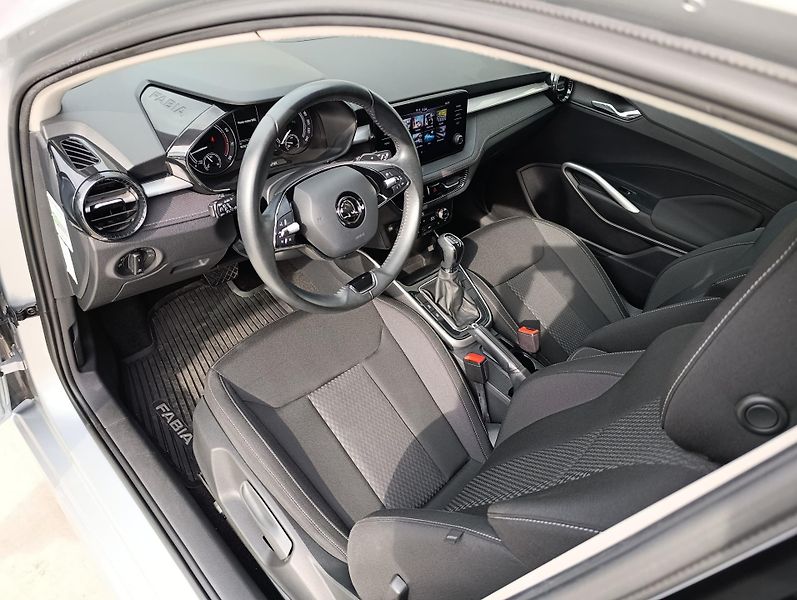 Škoda Fabia 1.5TSI 110kW ČR 1.MAJ DPH - fotka 10 z 30