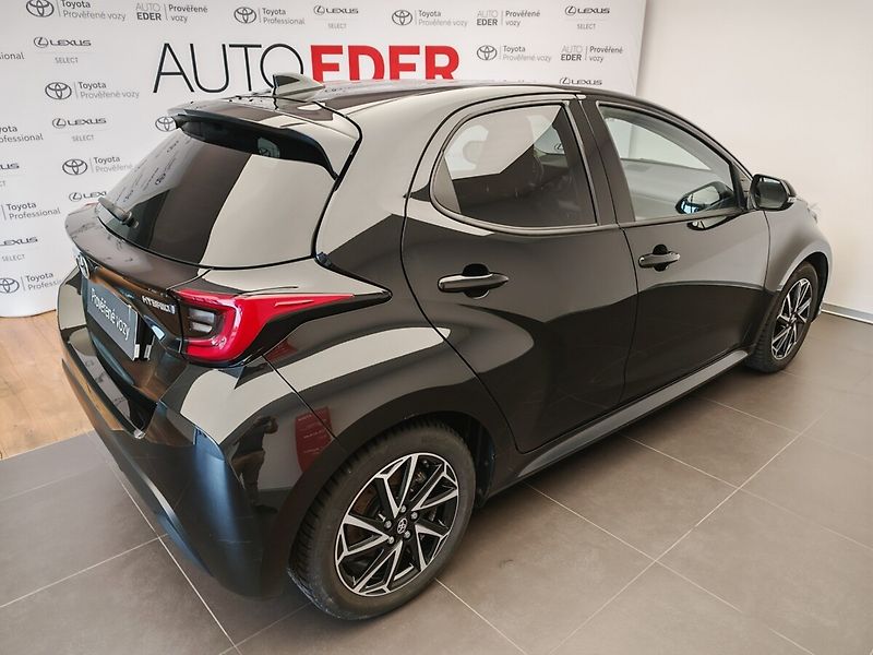 Toyota Yaris 1.5 Hybrid  Comfort Tech Style - fotka 4 z 39