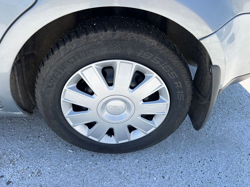 Ford C-MAX 1.8i - fotka 15 z 15