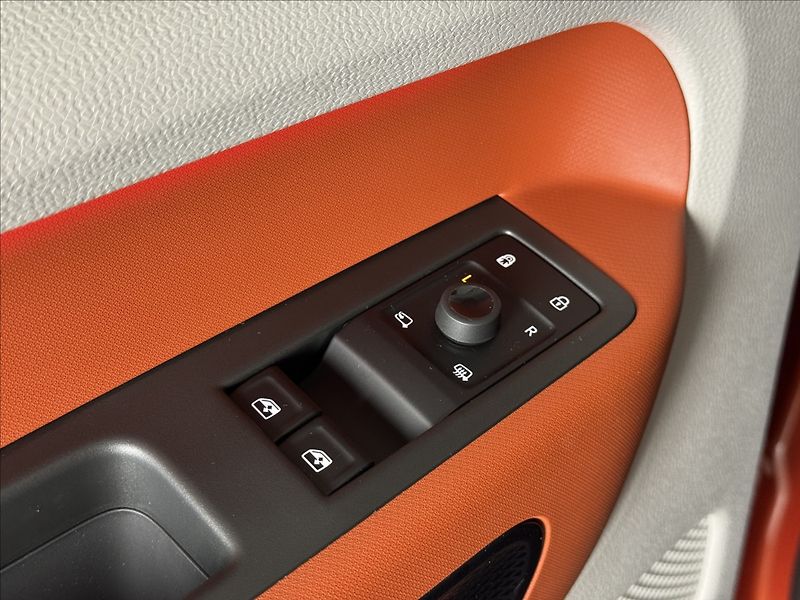 Volkswagen ID.Buzz Pro 150kW IQ Light Assist - fotka 23 z 50