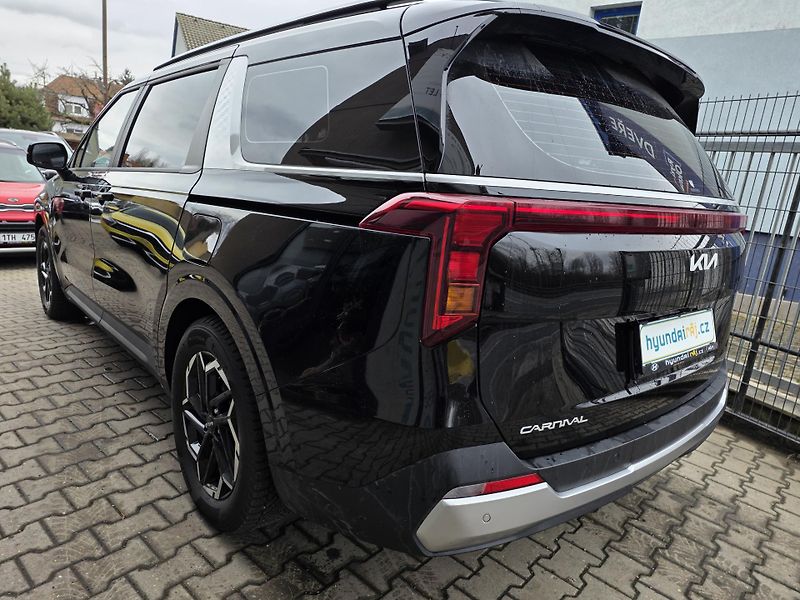 Kia Carnival 2.2-9 MÍST-DPH-KŮŽE - fotka 8 z 28