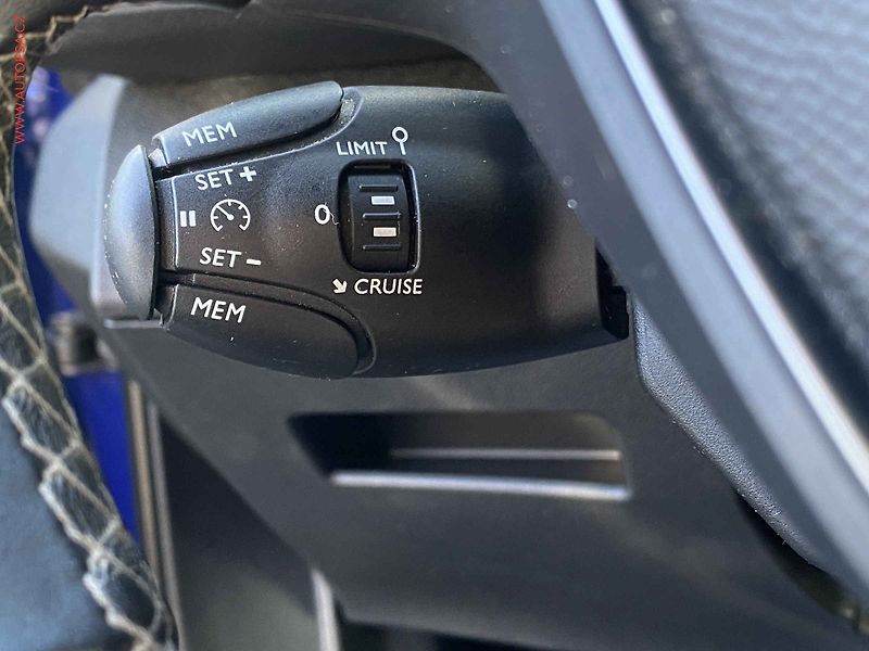 Peugeot 3008 (2017) 1.2 PT, Allure, AT, TZ - fotka 14 z 19