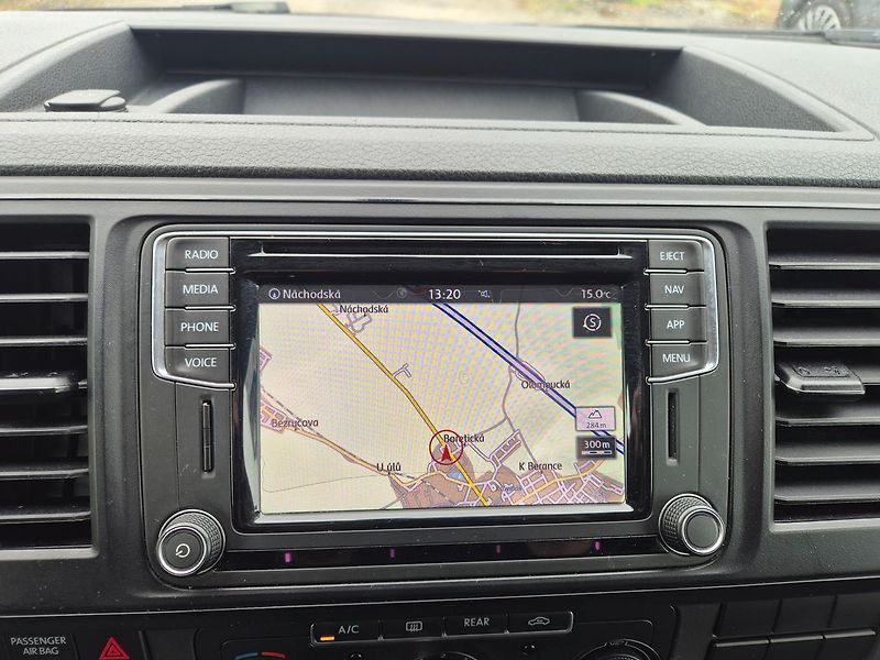 Volkswagen Multivan 2,0 TDI DSG 110kW, 7míst, tažn - fotka 18 z 21