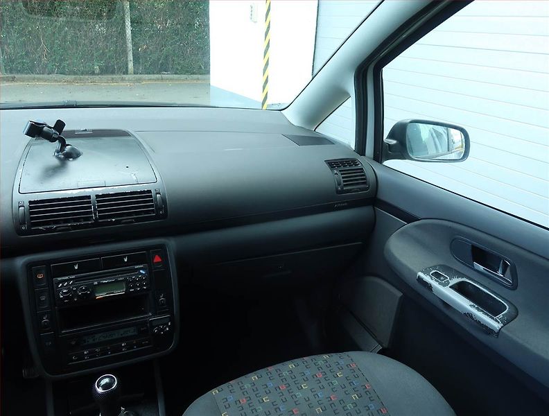 Volkswagen Sharan (2002) 1.9 TDI , 7 míst, Tažné - fotka 8 z 16