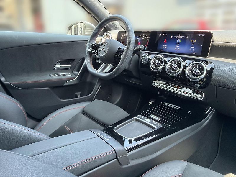 Mercedes-Benz Třídy A A 200 - fotka 12 z 16