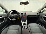 Audi A3 2.0 TDi, AutoAC - náhled 13