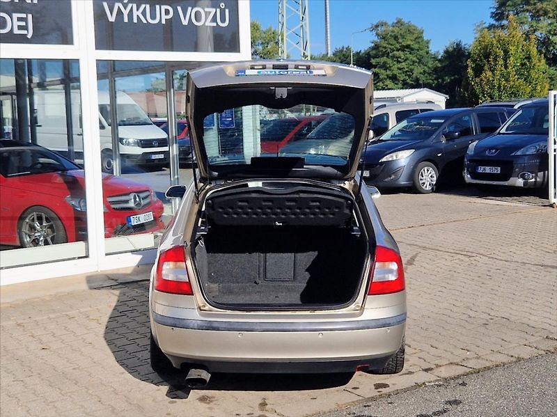 Škoda Octavia 2,0 TDi 103kW AC NOVÝ OLEJ - fotka 9 z 31