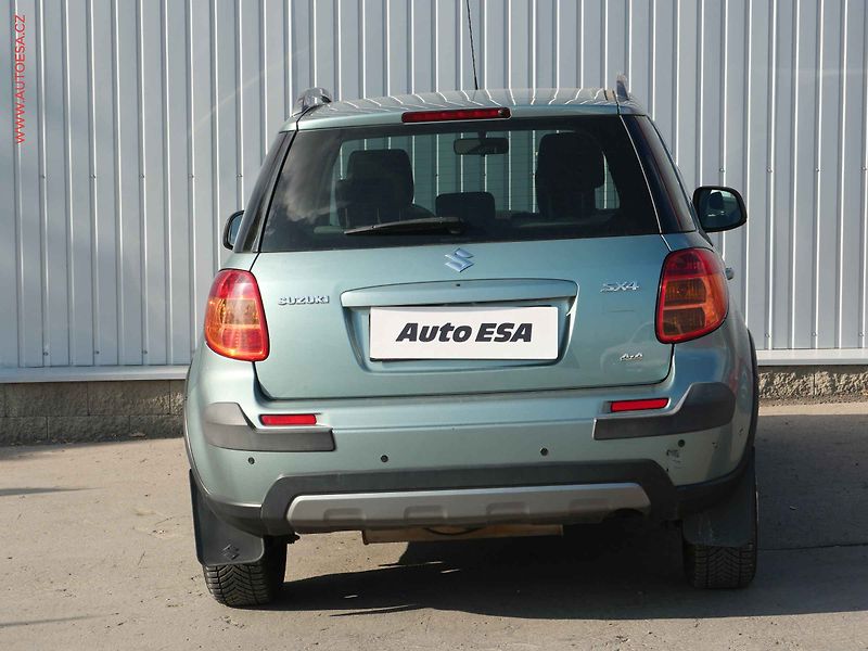 Suzuki SX4 (2011) 1.6 VVT 4x4, AC, park.asist - fotka 5 z 14