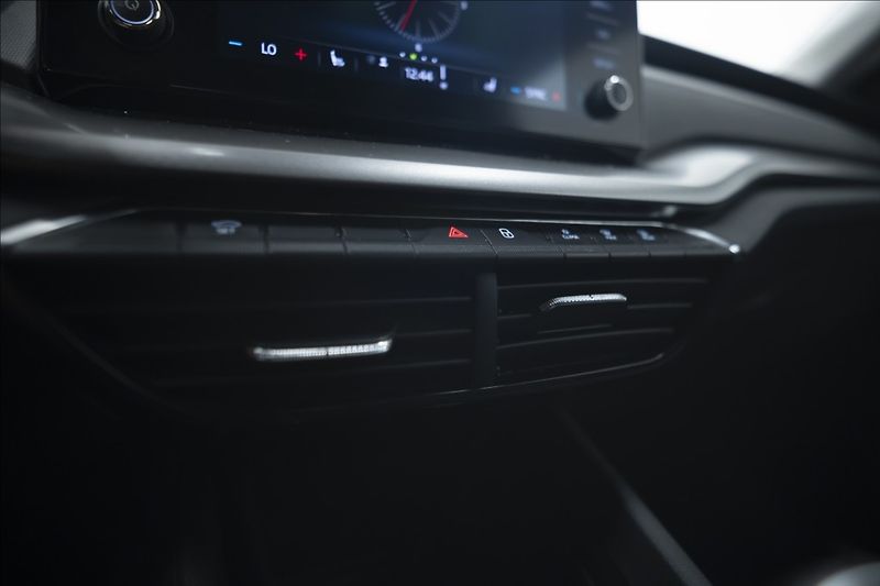 Škoda Octavia 2,0 TDI 1. MAJ ČR VÝHŘEV DPH - fotka 28 z 42