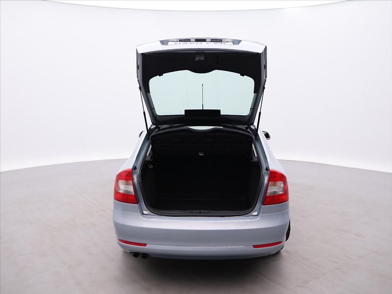 Škoda Octavia 1,4 TSI 90 kW Ambiente - fotka 9 z 26