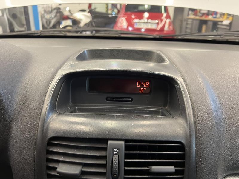 Renault Clio Sport 2.0l 124 kW - fotka 11 z 16
