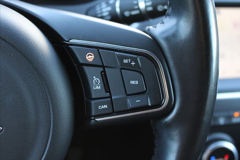 Jaguar E-Pace 2,0 D180  ČR,4x4,AUTOMAT,S - fotka 26 z 37
