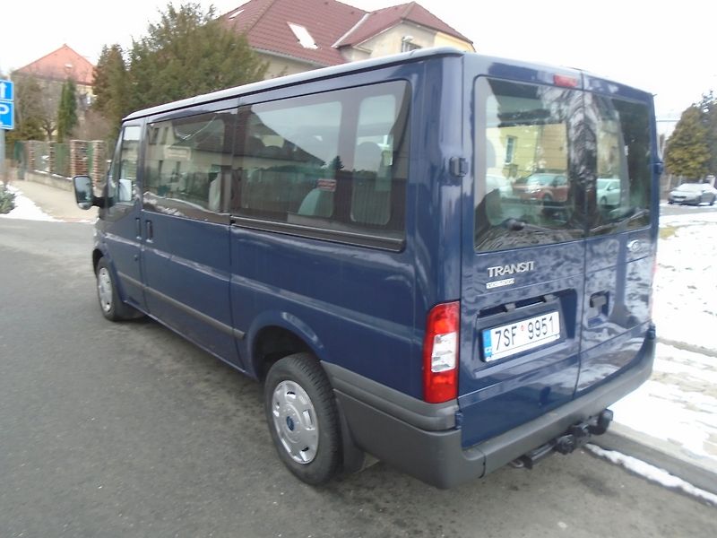 Ford Transit (2011) 2.2 TDCi L2H1 9 míst 5 dveří - fotka 7 z 31