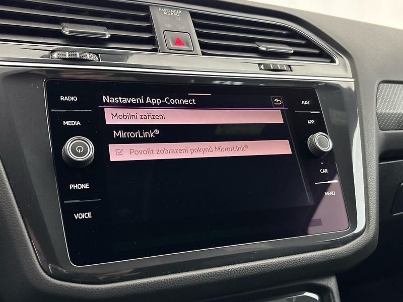 Volkswagen Tiguan R-Line 4MOT - fotka 26 z 30