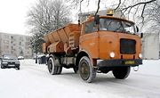 Nejrozšířenějším posypovým vozem v někdejším Československu byl vůz Škoda 706 RTHP.