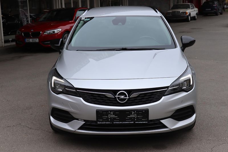 Opel Astra SPORTS TOURER+ 1.2 81kW - fotka 2 z 50