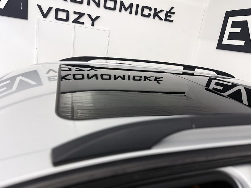BMW X5 (2005) 4.8 IS V8,JEDINEČNÁ MOTORIZACE - fotka 24 z 33