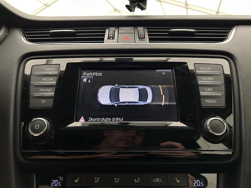 Škoda Octavia 1.2 TSI Elegance plus - fotka 12 z 28