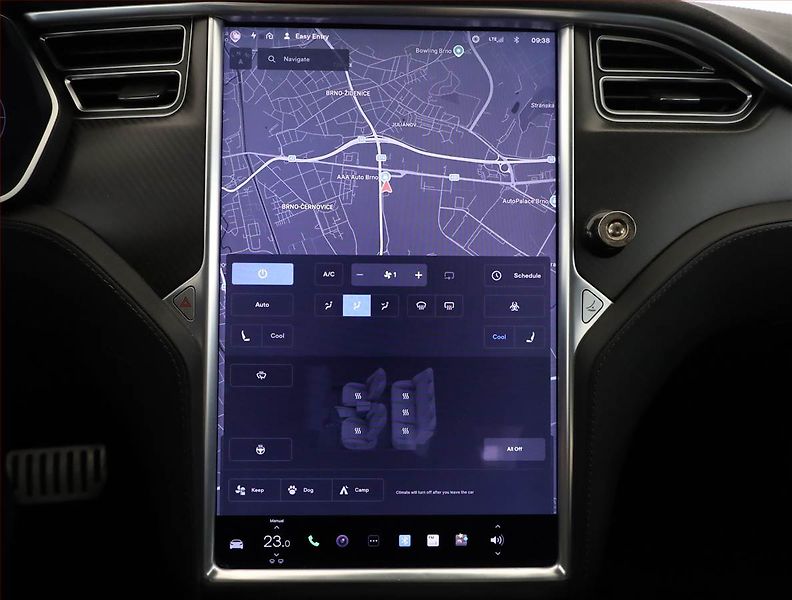 Tesla Model S (2017) 100D, SoH 93% - fotka 14 z 21
