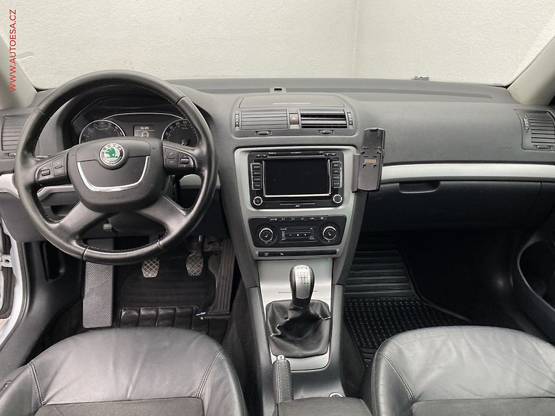 Škoda Octavia (2008) 2.0TDi 4x4, Elegance, xenon - fotka 8 z 18