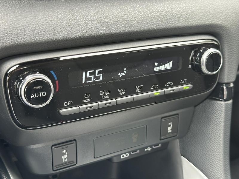 Toyota Yaris (2026) 1.5 HEV Comfort Business - fotka 13 z 24