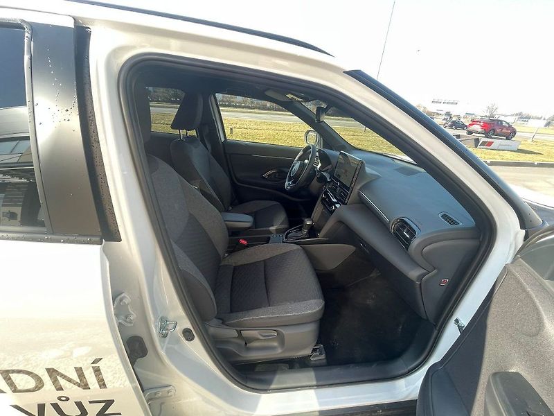 Toyota Yaris Cross 1.5 Hybrid 130 FWD Style - fotka 27 z 29