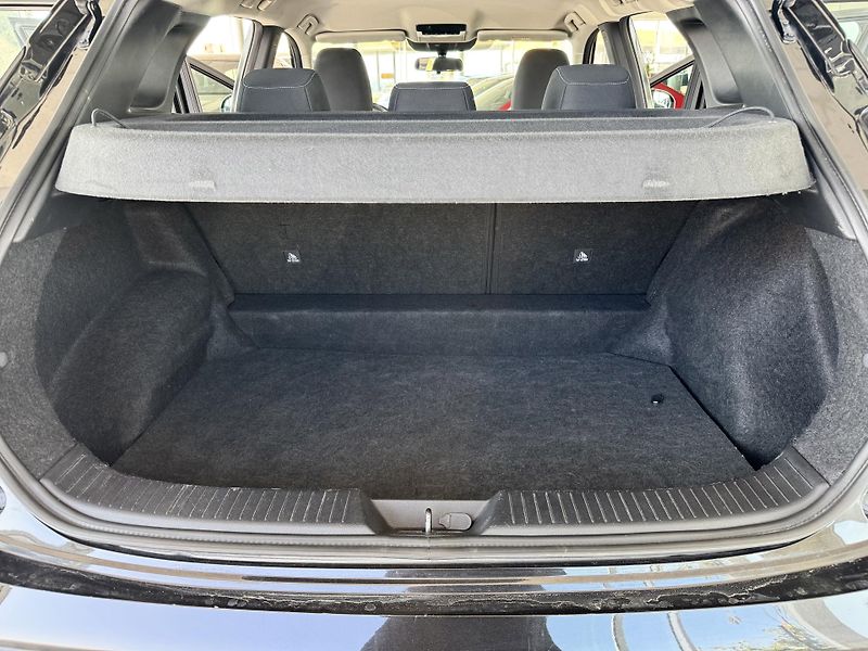 Nissan Qashqai 1,3DIG-T 140*Distronic*360kam - fotka 30 z 33