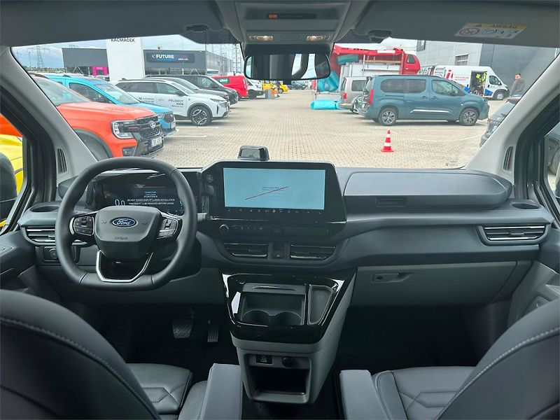Ford Tourneo Custom (2026) Titanium X L1, Tourneo, 2.0 Ec - fotka 16 z 20