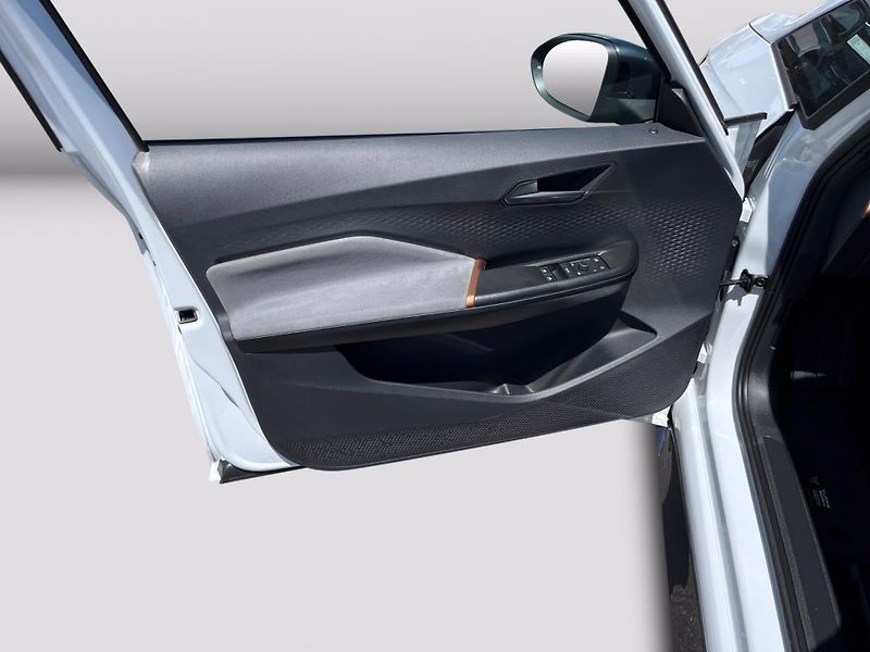 Cupra Born 150kW SoH 94,3% Pano Beats Kam - fotka 4 z 10