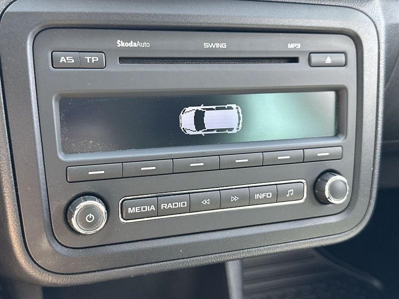 Škoda Roomster (2011) 1.2 TSI Ambition - fotka 12 z 24