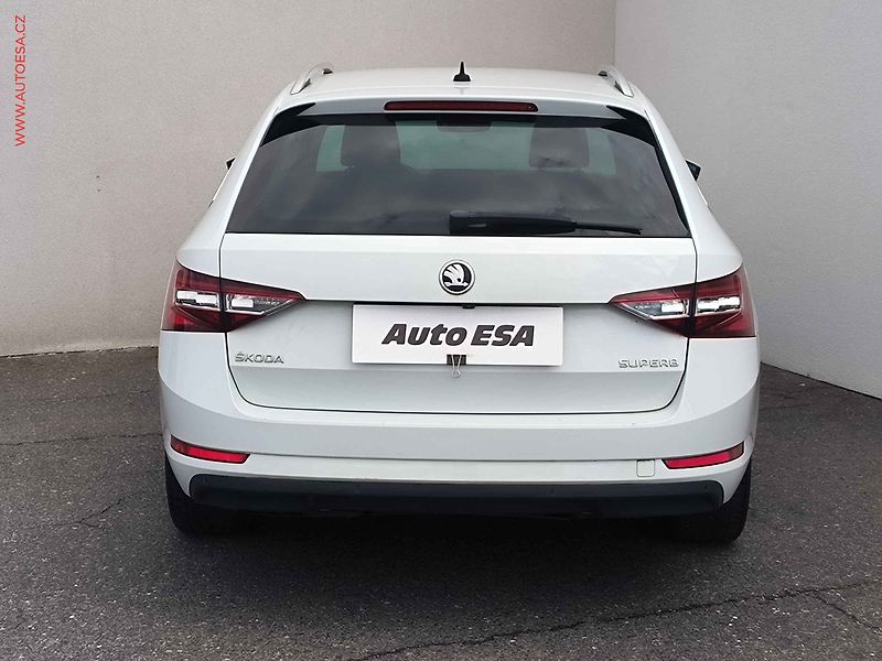 Škoda Superb (2016) 1.6 TDi, Style, DSG, bixen - fotka 5 z 23