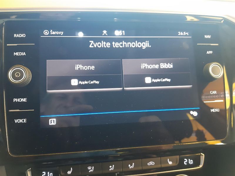Volkswagen Passat 2.0 TDI COMBI NAVI LED APP  - fotka 13 z 28