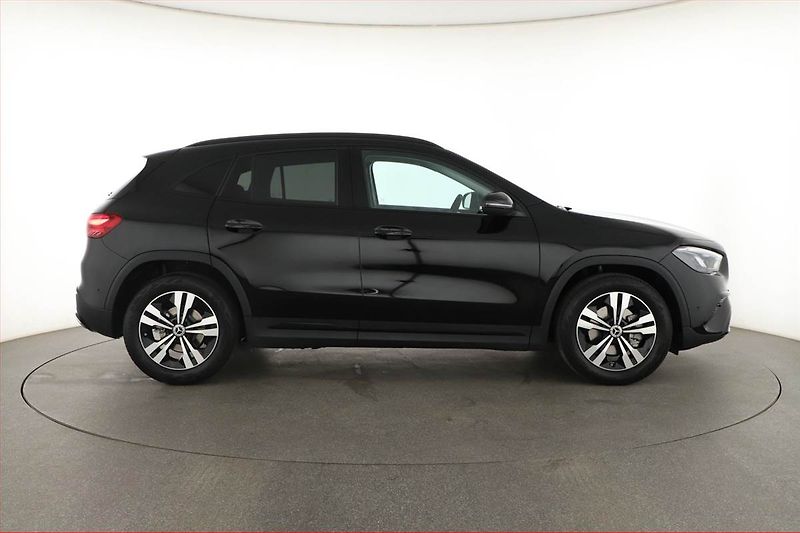 Mercedes-Benz GLA (2025) 200, PROGRESSIVE, DPH - fotka 6 z 29