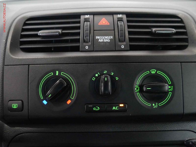 Škoda Fabia (2012) 1.2, 2.maj,ČR, AC, temp - fotka 15 z 16