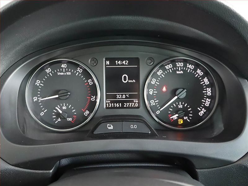 Škoda Rapid (2015) 1.2 TSI, Navi, Tempomat - fotka 11 z 19
