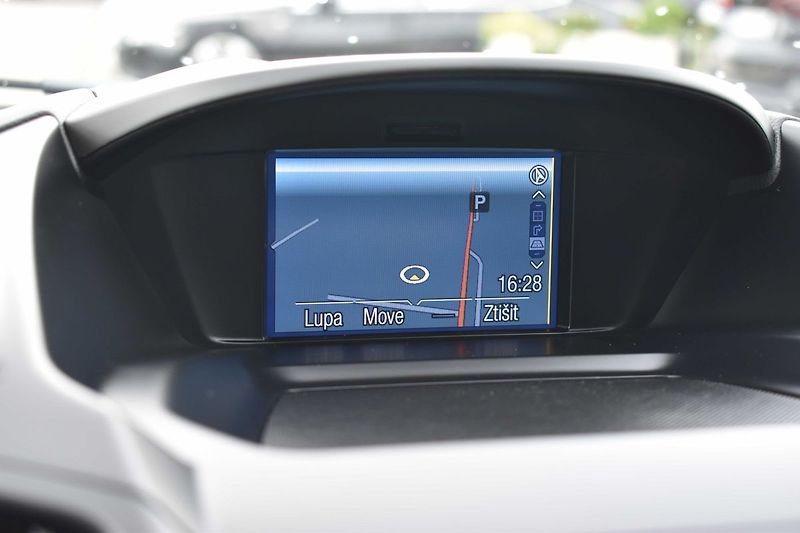 Ford Kuga 2.0 TDCi 103kW 4x4*AUTOMAT* - fotka 18 z 34