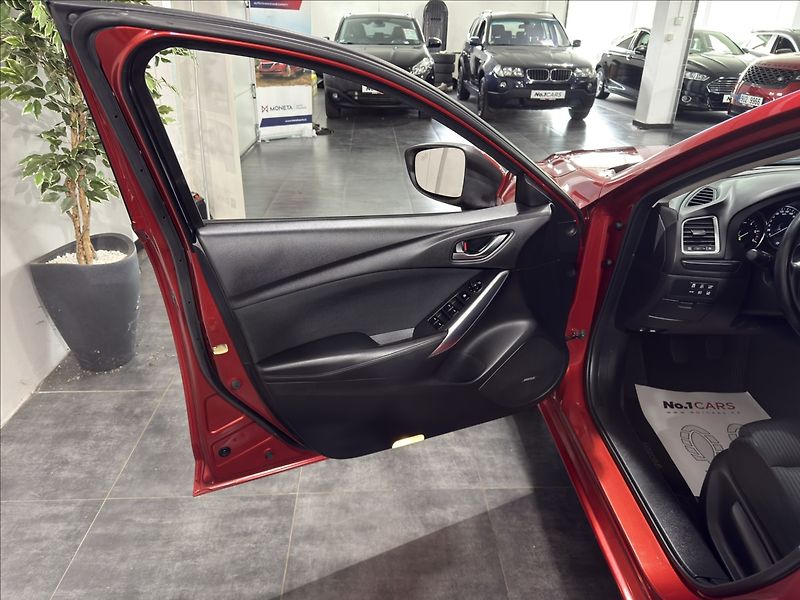 Mazda 6 2,2   D 129 kW SPORT BOSE 1.MA - fotka 6 z 43