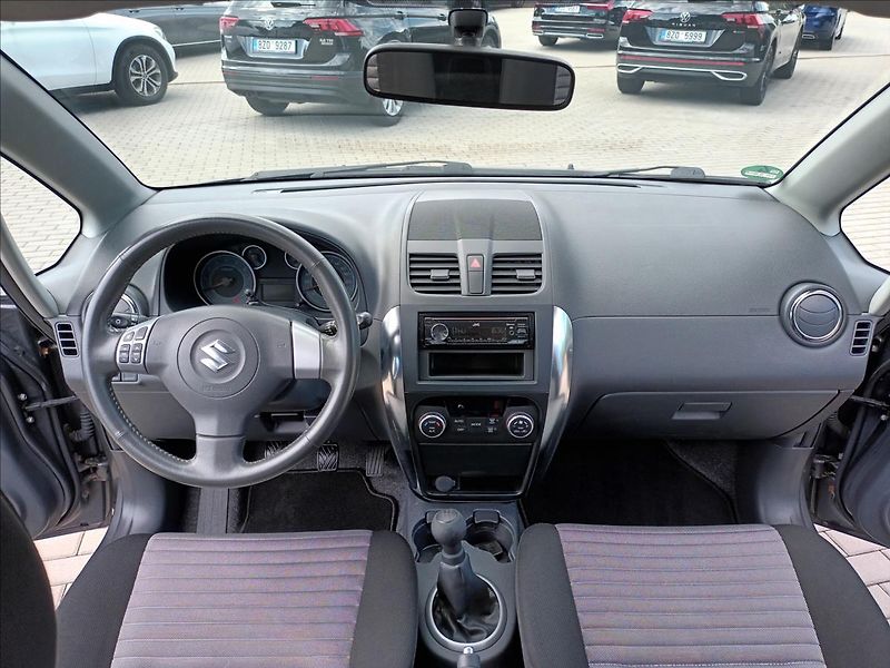 Suzuki SX4 1,6 REZERVACE - fotka 15 z 47