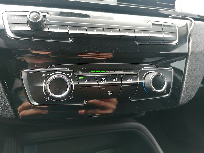 BMW X1 (2020) 18D 110kw X-Drive ČR LED - fotka 14 z 25