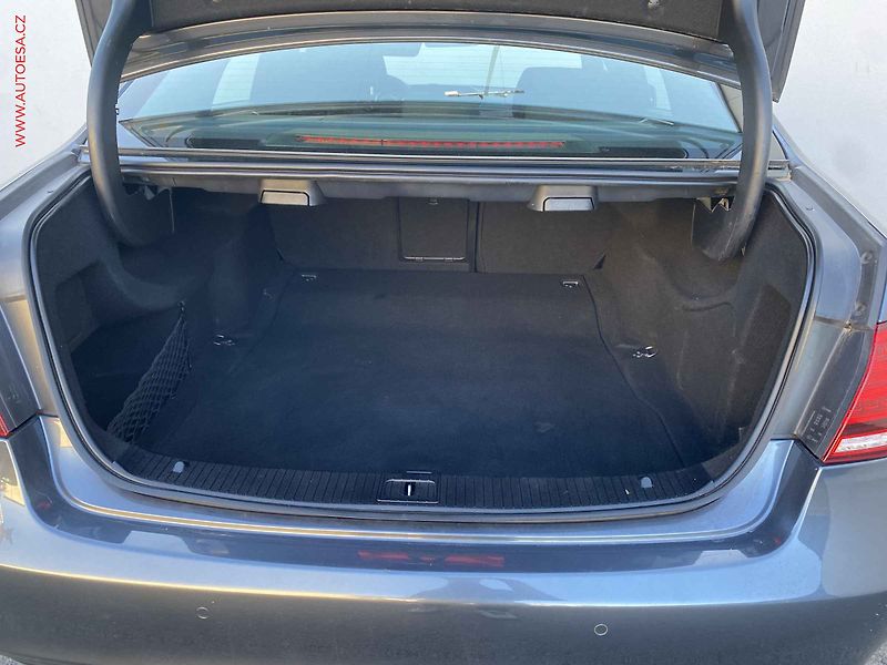 Mercedes-Benz Třídy E (2015) 2.0i E200, AT, LED, navi, - fotka 7 z 18
