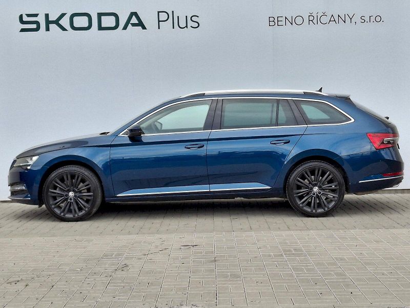 Škoda Superb (2023) Combi Style Extra DSG 4x4 2,0T - fotka 3 z 35
