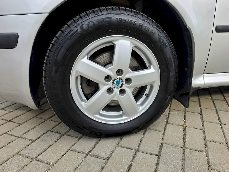 Škoda Octavia (2003) 1,9 TDI 81kW Elegance - fotka 19 z 21