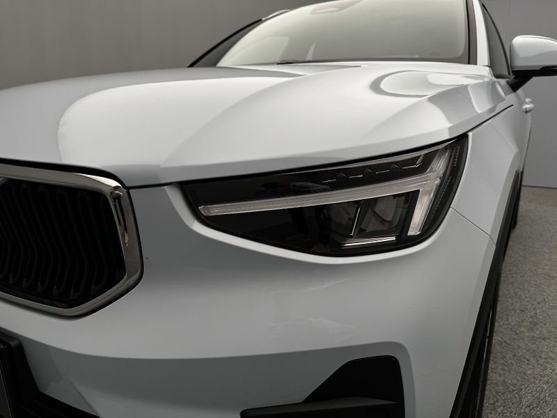 Volvo XC40 B3 CORE AUT CZ 1.maj - fotka 19 z 40