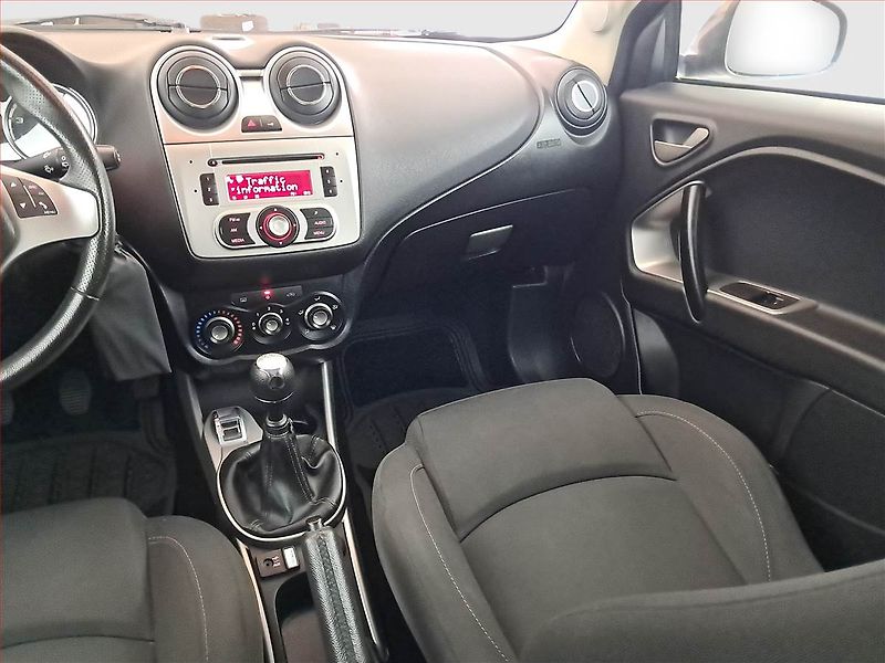 Alfa Romeo MiTo (2011) 1.4 MultiAir - fotka 8 z 17