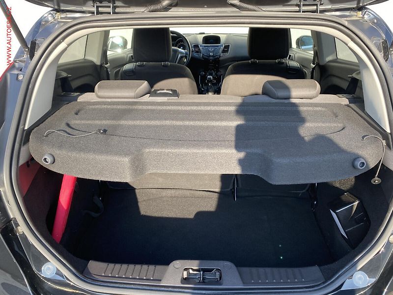 Ford Fiesta (2015) 1.0 EB, Titanium, výhřev sed - fotka 7 z 17