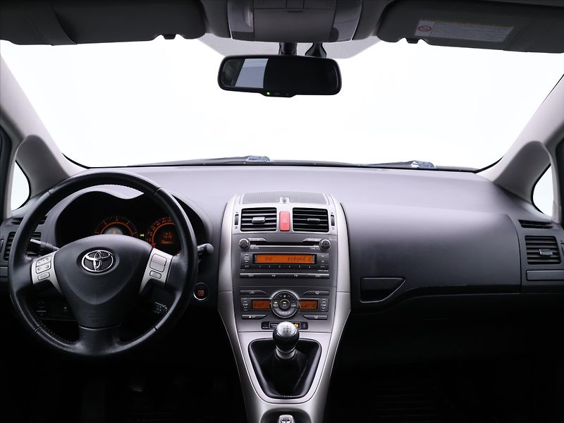 Toyota Auris 2,0 D-4D 93kW Xenon Tažné - fotka 22 z 29