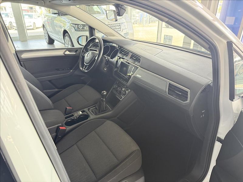 Volkswagen Touran 1,2   TSI,COMFORTLINE,SERVISKA - fotka 8 z 22